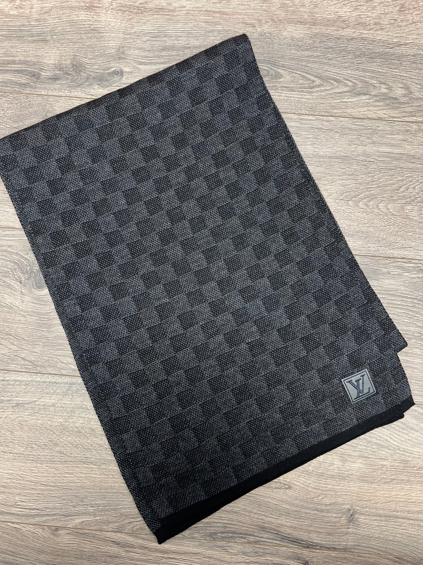 Louis Vuitton Damier Graphite Scarf