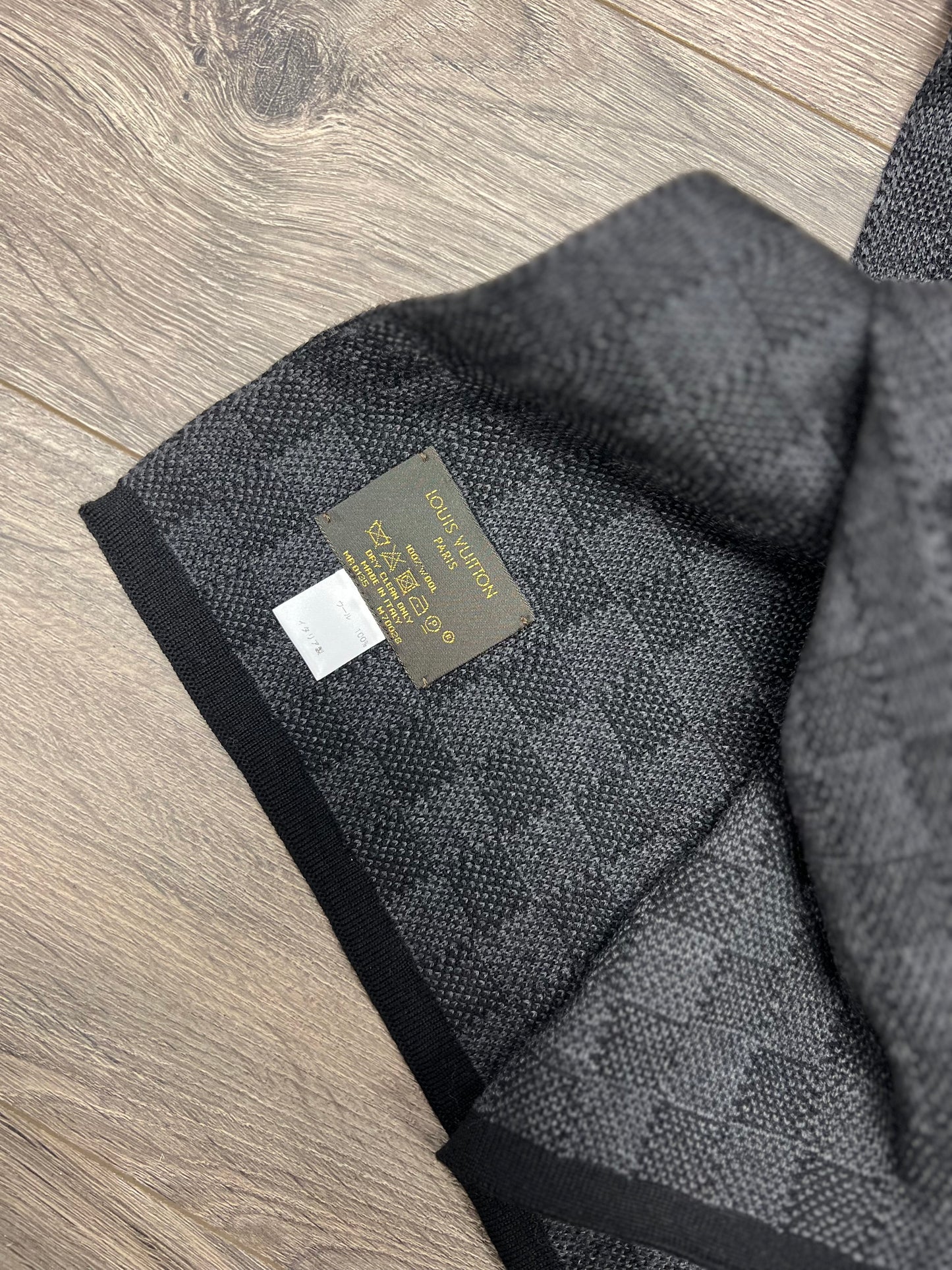 Louis Vuitton Damier Graphite Scarf